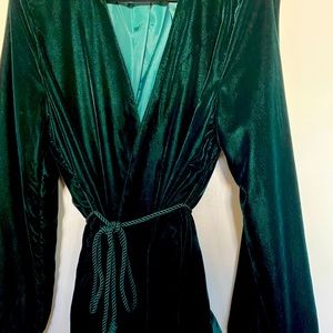 Emerald green velvet short, kimono jacket.